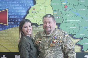 «Тобі так личить військова форма!..»